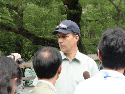 US Ambassador Roos Visits Kamikōchi with Family