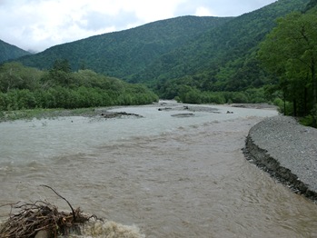 Water of the Azusa-gawa Divided