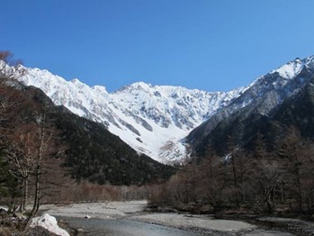 Mt. Hotaka-dake in April