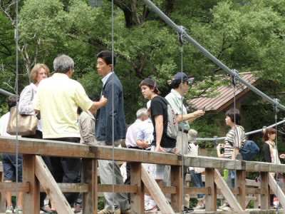 US Ambassador Roos Visits Kamikōchi with Family