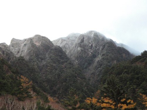 Mt. Roppyaku-zan Covered with a Layer of Frost